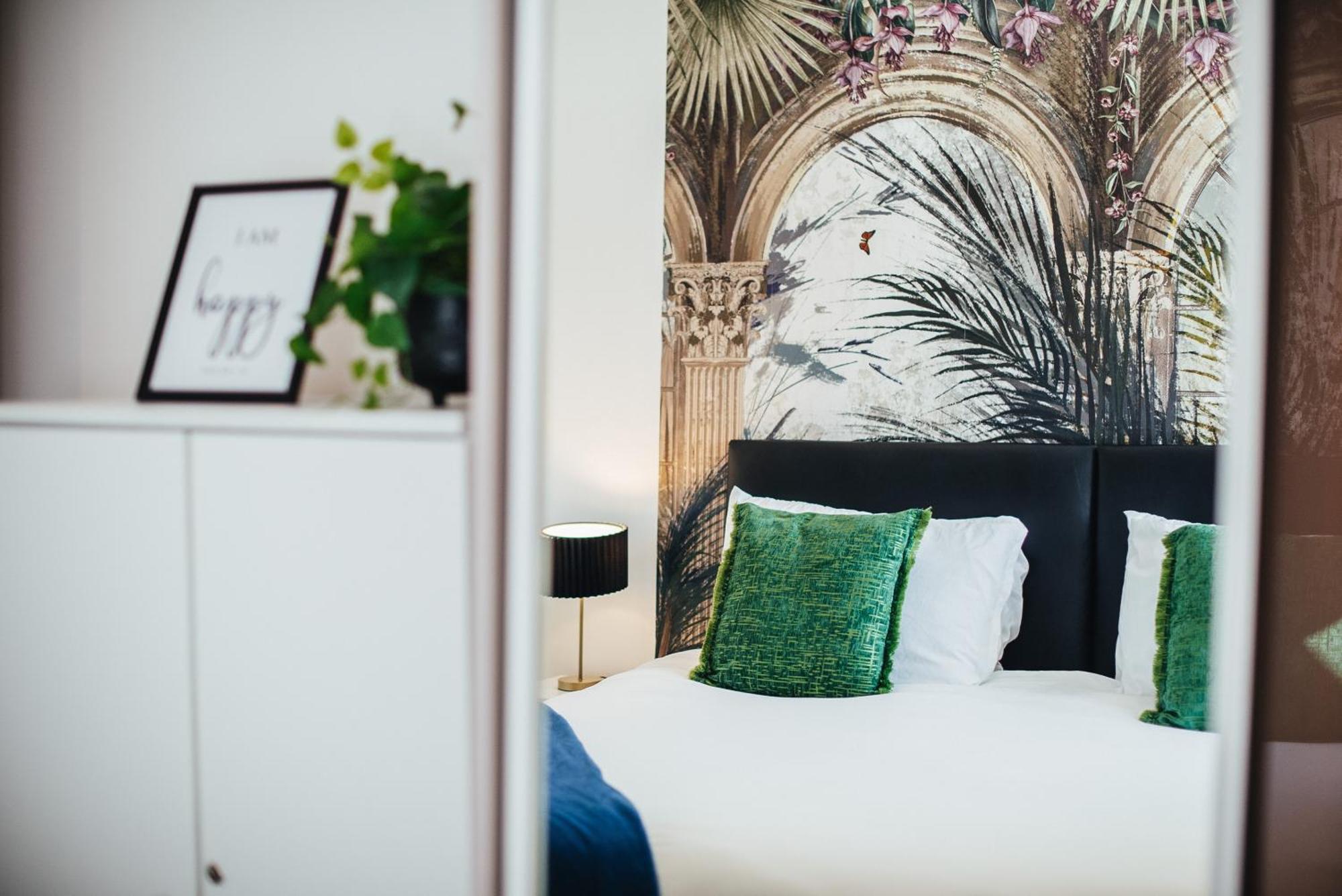 Town Centre Penthouse - Near Airport & Train Station Apartment Luton (Bedfordshire)