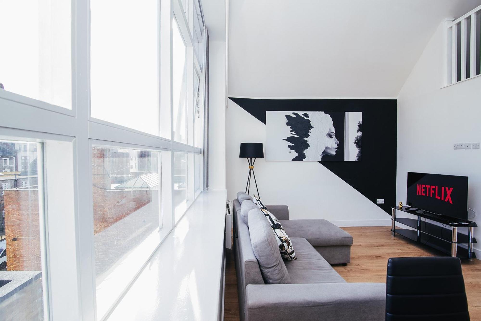 Apartment Town Centre Penthouse - Near Airport & Train Station Luton (Bedfordshire)