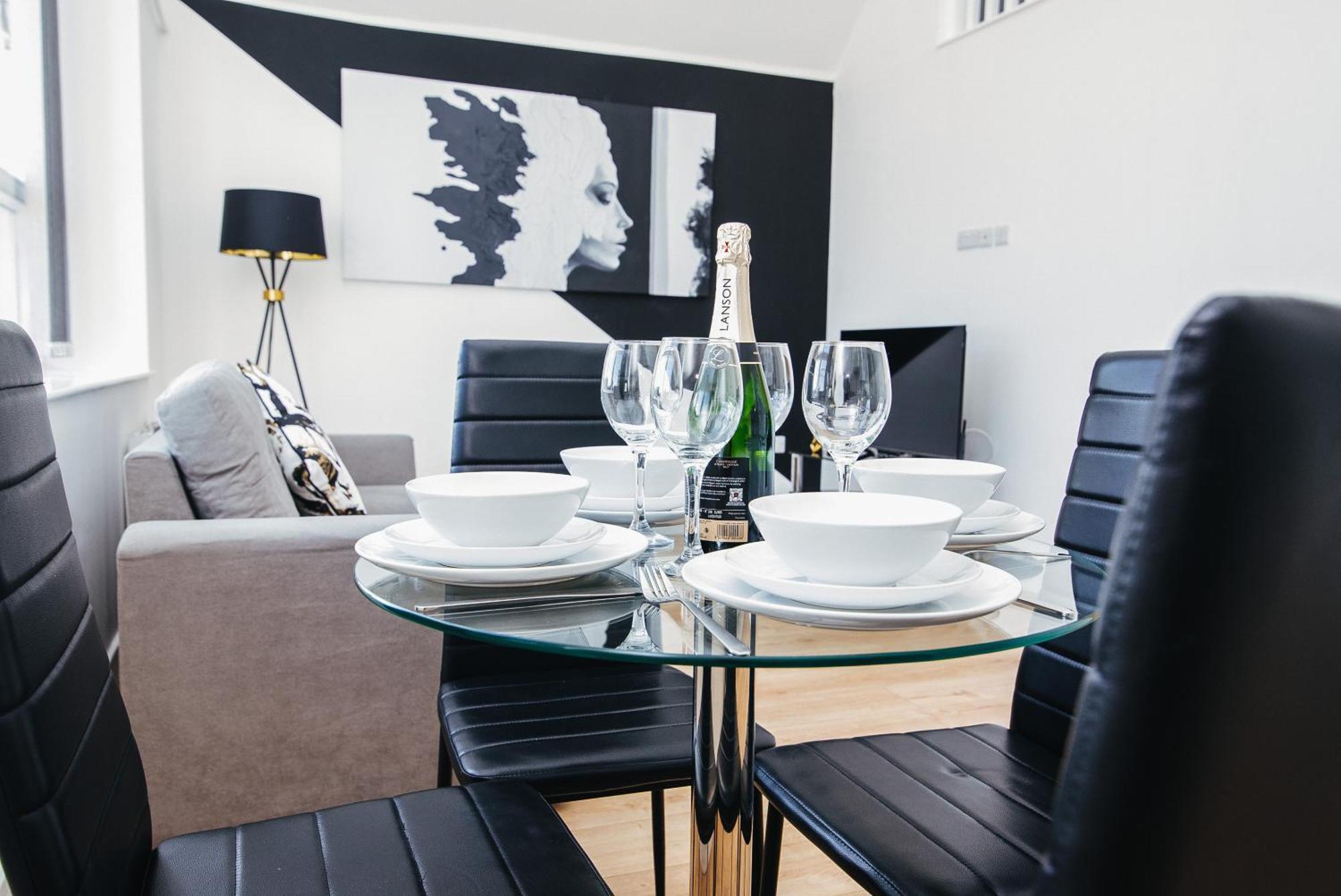 Town Centre Penthouse - Near Airport & Train Station * Luton (Bedfordshire)