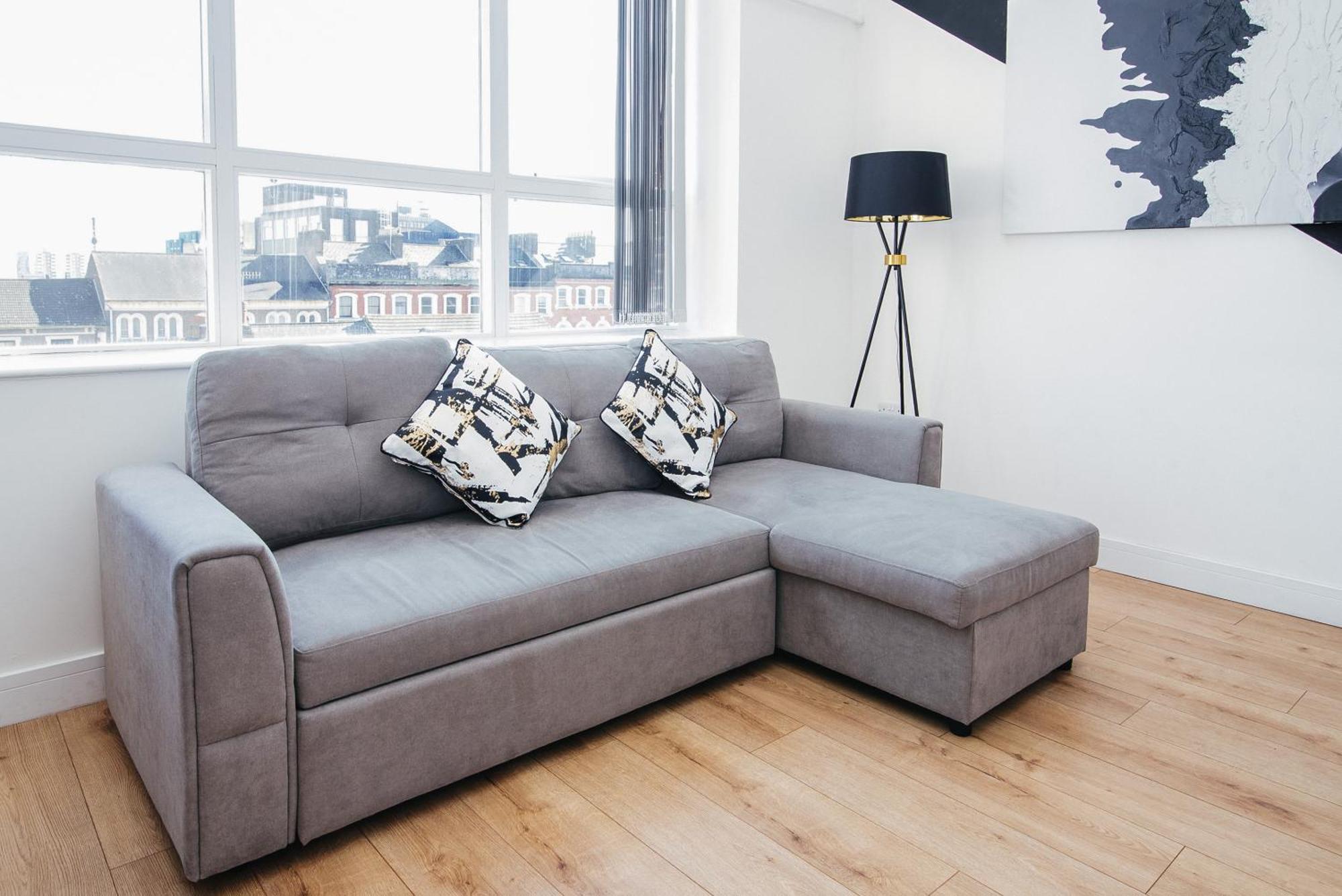 Apartment Town Centre Penthouse - Near Airport & Train Station *
