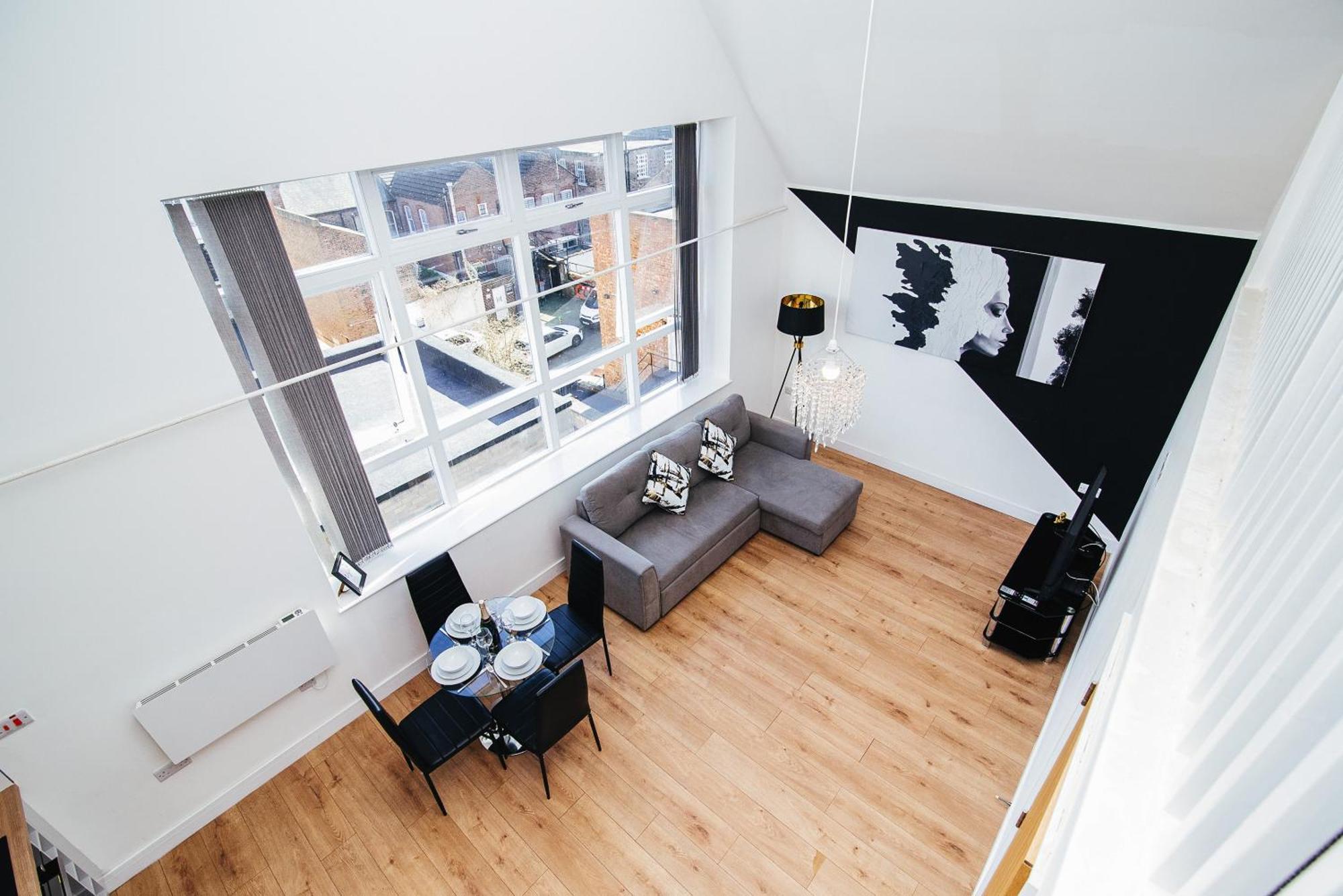 Town Centre Penthouse - Near Airport & Train Station Apartment Luton (Bedfordshire)