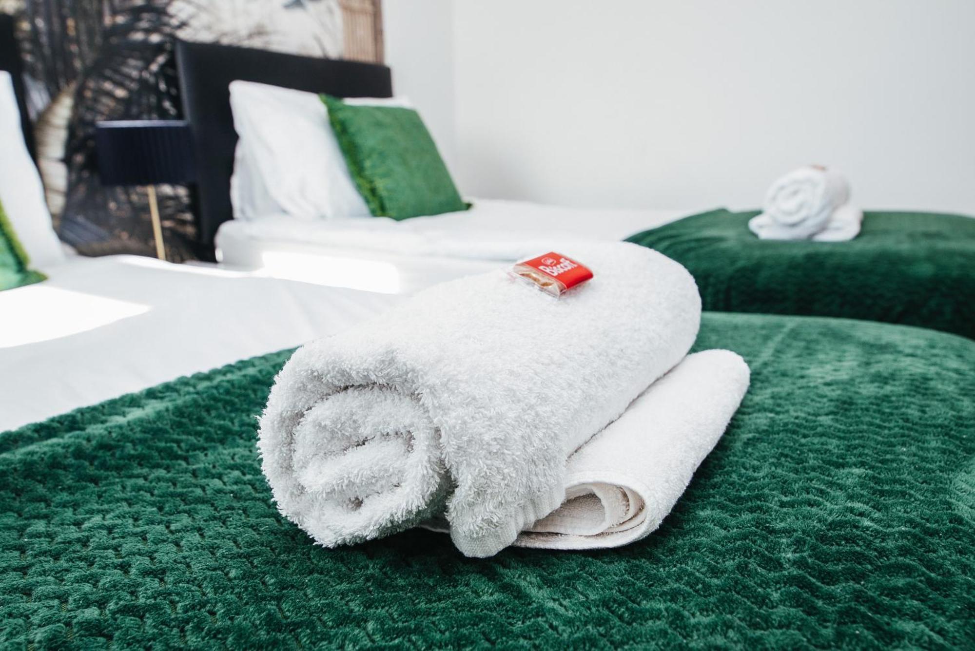 Apartment Town Centre Penthouse - Near Airport & Train Station