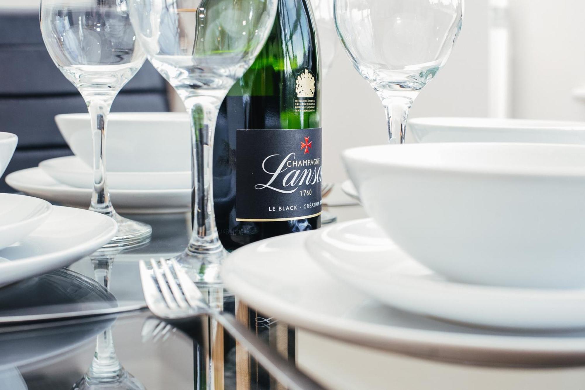 Town Centre Penthouse - Near Airport & Train Station Luton (Bedfordshire)
