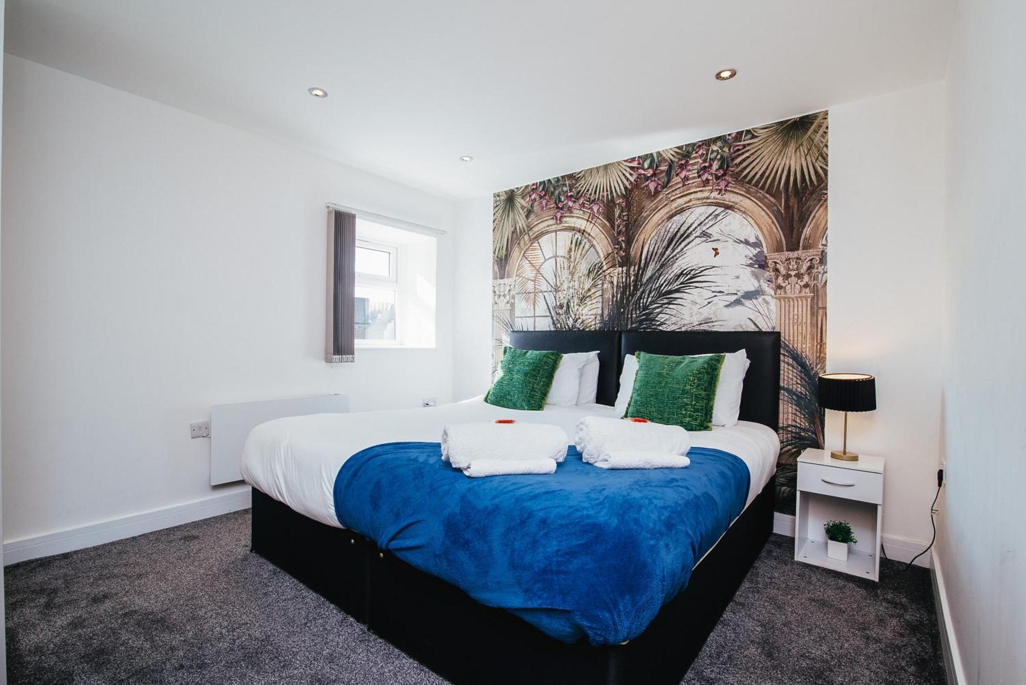 Town Centre Penthouse - Near Airport & Train Station Apartment Luton (Bedfordshire)